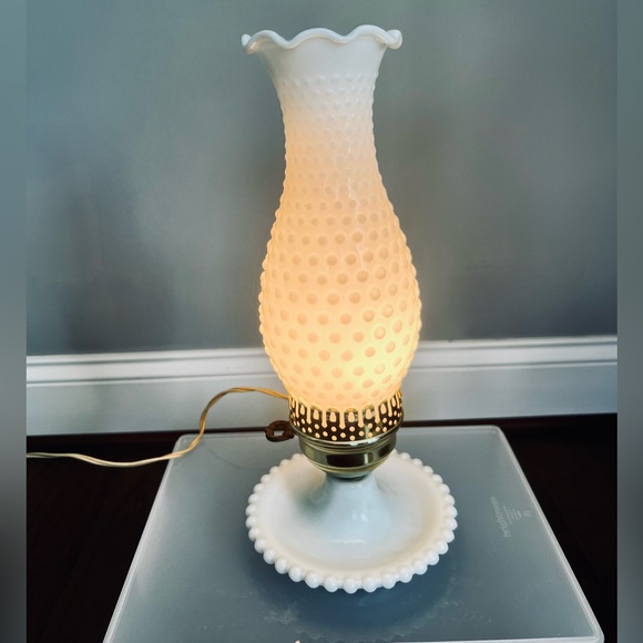 Vintage Hobnail Milk Hurricane Glass Lamp - Picture 4 of 7